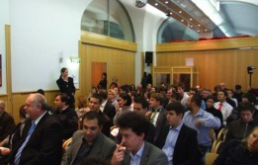 A baloldal &eacute;s a sz&eacute;lsőjobboldal k&uuml;zdelme