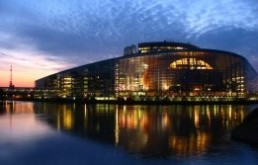 Milli&oacute;kat utalnak p&aacute;rtjaiknak az EP-k&eacute;pviselők