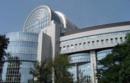 Begyűrűz&ouml;tt a magyar belpolitika Strasbourgba