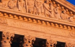 &Iacute;gy alkotm&aacute;nyoztak ők 