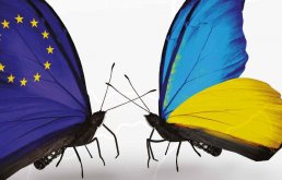 &Uacute;j elemz&eacute;s a visegr&aacute;di orsz&aacute;gok &eacute;s Ukrajna kapcsolat&aacute;r&oacute;l 