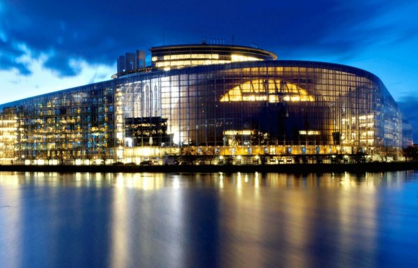 Konferencia: Mit tesznek &Ouml;n&eacute;rt a magyar eur&oacute;pai parlamenti k&eacute;pviselők?