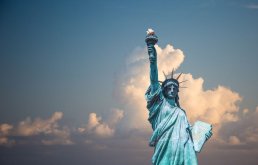 Itt van Amerika - tanulm&aacute;nyok az amerikai politika hat&aacute;s&aacute;r&oacute;l Magyarorsz&aacute;gon