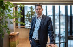 "Az ukr&aacute;n helyzet fokoz&oacute;d&aacute;sa a k&ouml;z&eacute;ppontba tolhatja azt a k&eacute;rd&eacute;st, hogy Magyarorsz&aacute;g Keletre vagy Nyugatra tart"