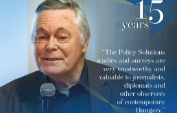 15 &eacute;v, 15 bar&aacute;t: Kester Eddy