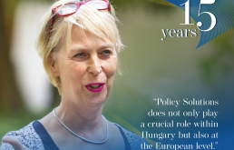 15 &eacute;v, 15 bar&aacute;t: Beate Martin