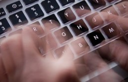 Besz&eacute;d- &eacute;s sz&ouml;veg&iacute;r&aacute;s